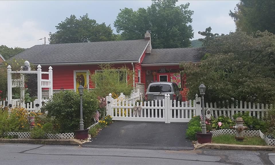 1st image of 2133 N 17th St