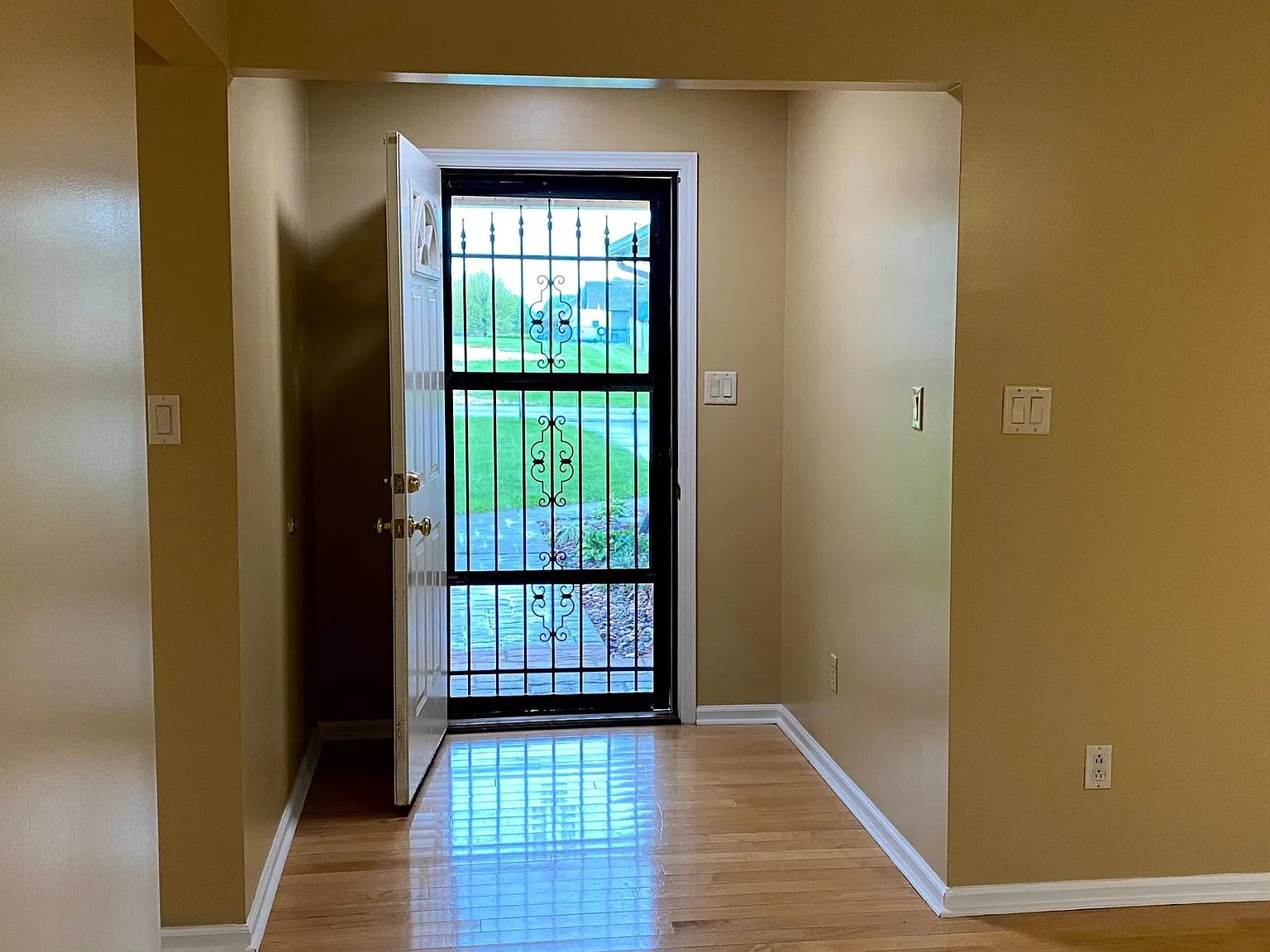106 Lin Don Dr — Photo 3