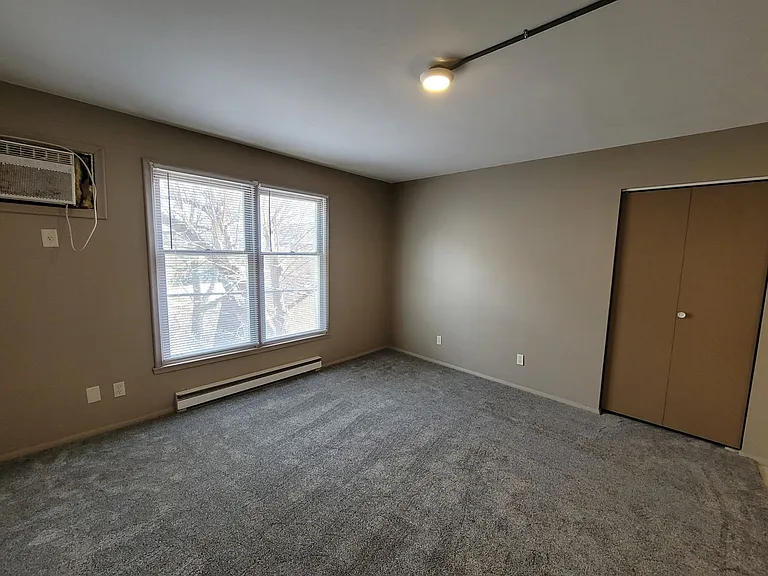 3027 Park Terrace Dr — Photo 3