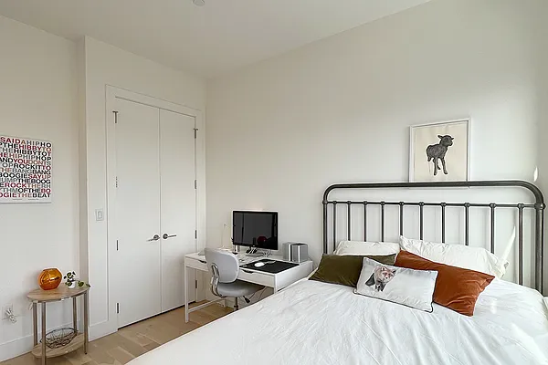 Rented by Nooklyn NYC LLC | media 22