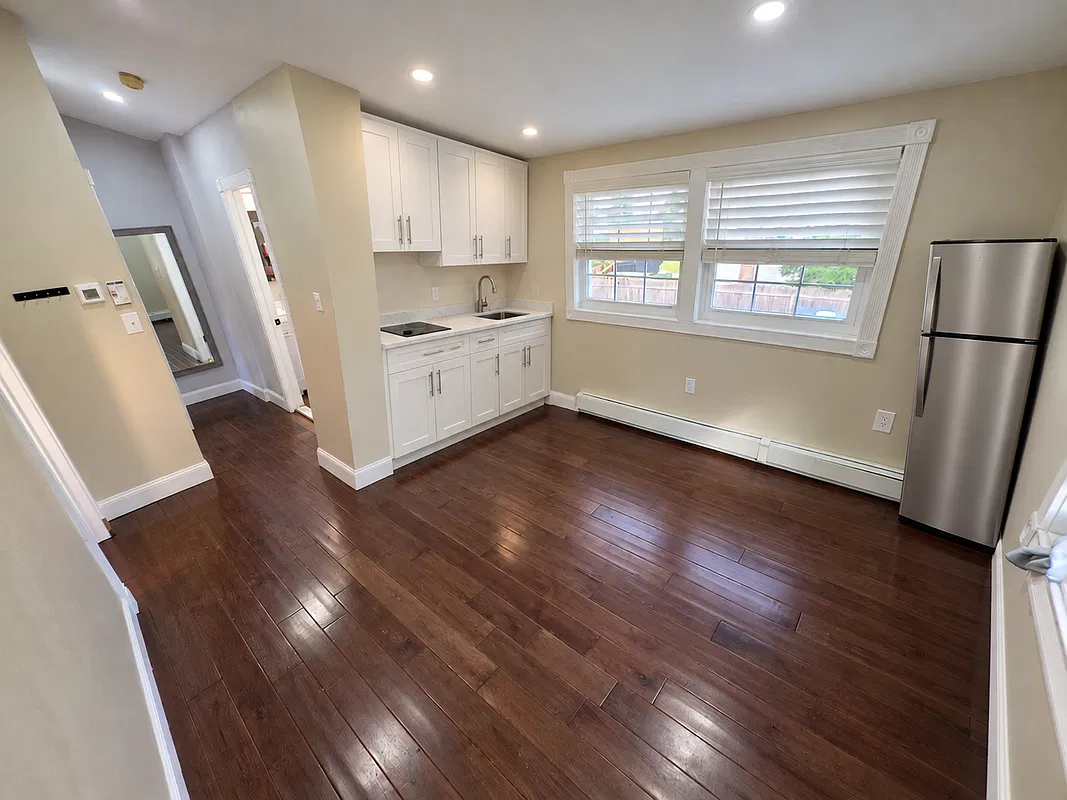 1 bed, 1.0 bath, 500 sqft, $1,800 — Photo 1