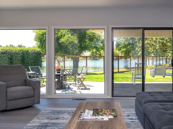 9636 Lakewood Drive - 2bd/2ba, 1,867 sqft - in Windsor, CA