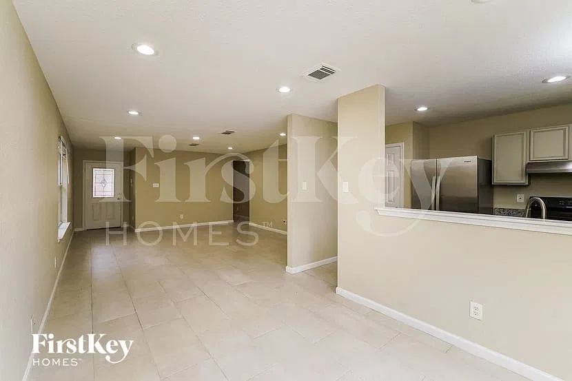 3 bed, 2.0 bath, 1212 sqft, $1,480 — Photo 4
