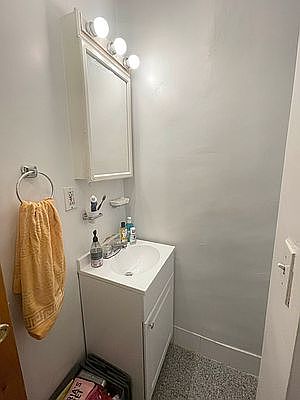 5th image of 171 Thompson St APT 26