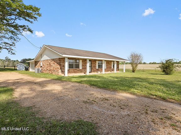 4th image of 371 Price Rd