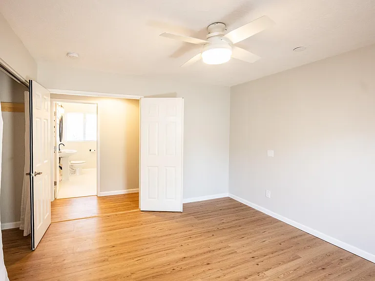 8717 NE Webster St #B — Photo 21