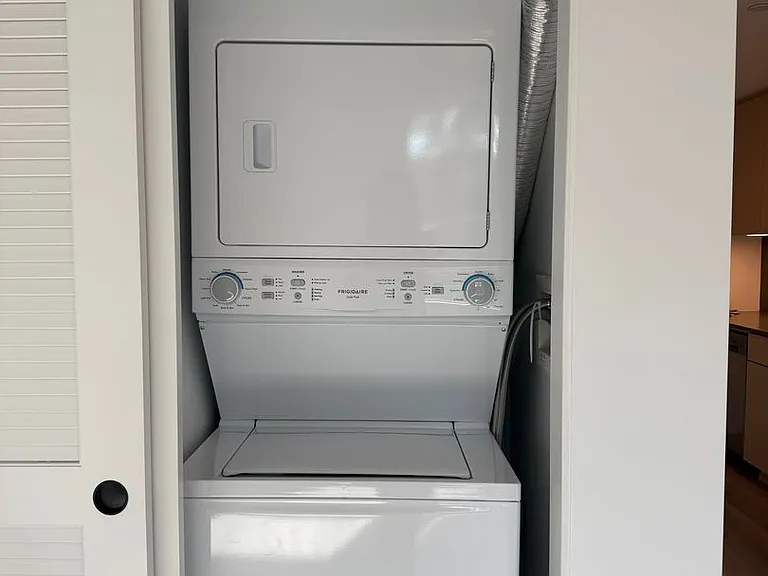 Rainford Apartments — Photo 43