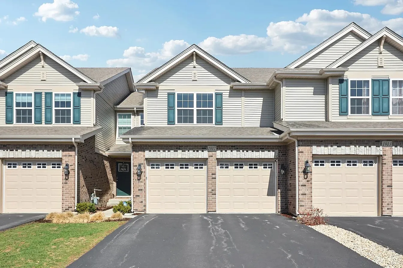 3 bed, 2.5 bath, 1770 sqft, $3,200 — Photo 1