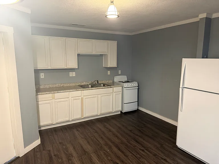 105 S Lake St #1 — Photo 5