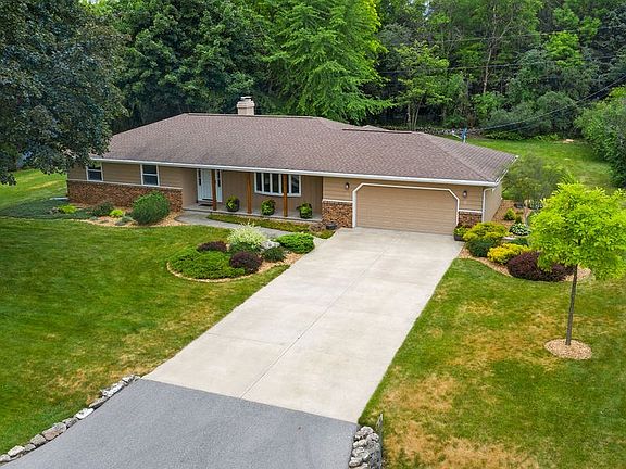 2nd image of 776 Harvard Dr