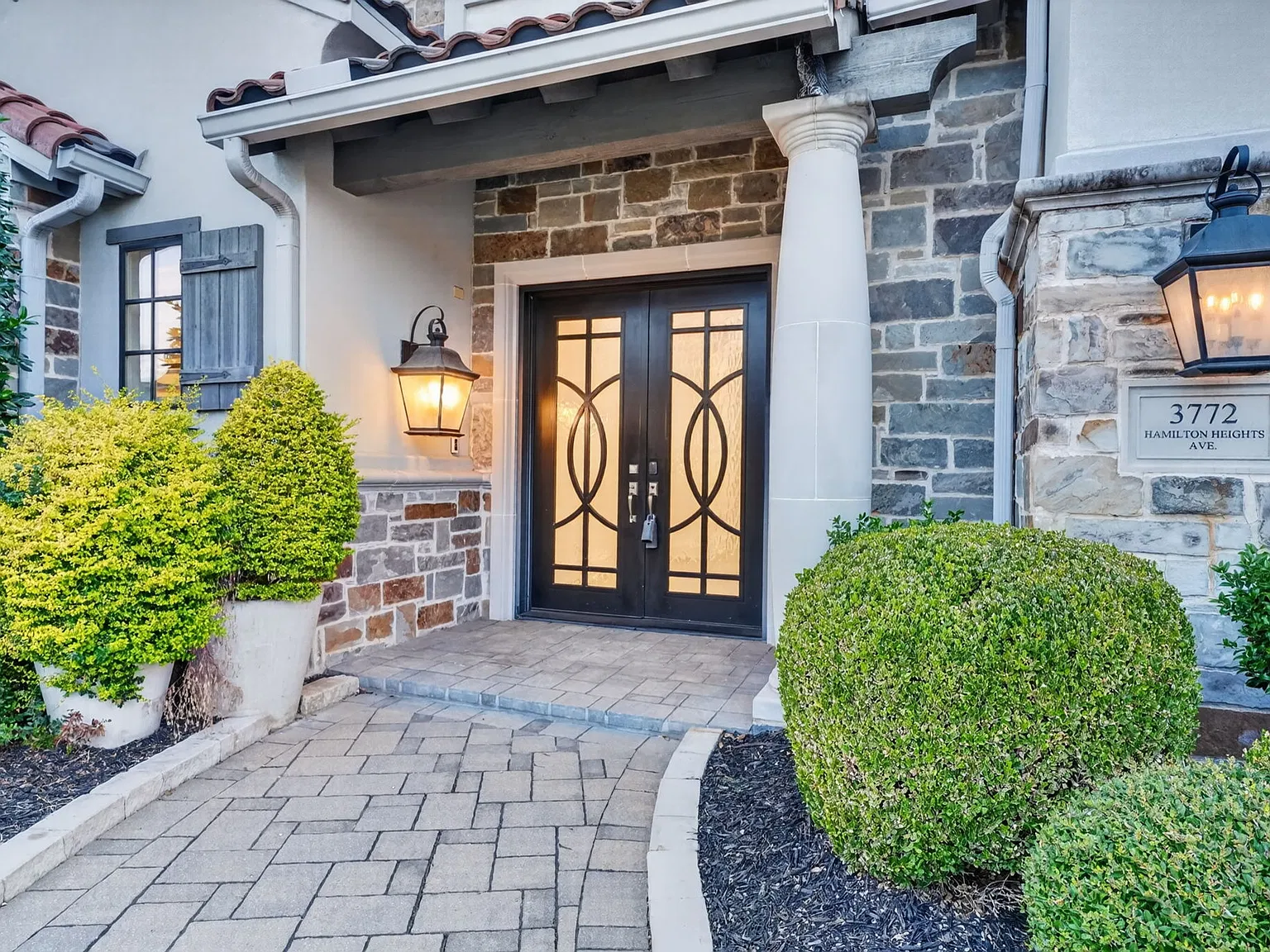 5 bed, 4632 sqft, $8,499 — Photo 3