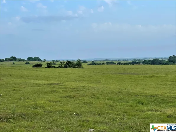 4 W Wiedemann Rd, Flatonia, TX 78941