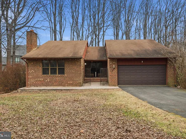 10514 Brevity Dr, Great Falls, VA 22066