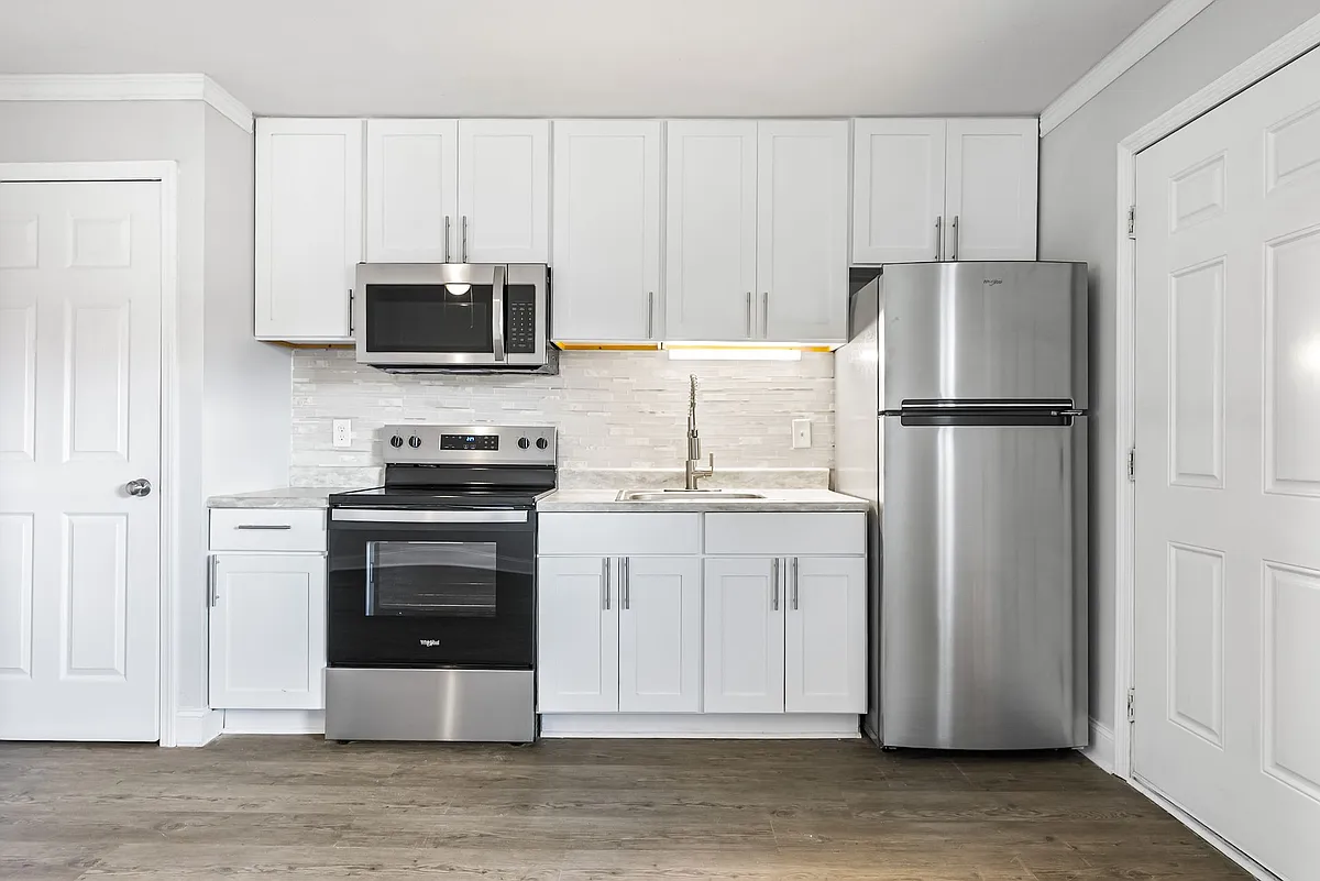 Building Photo - Edgewater Apartments