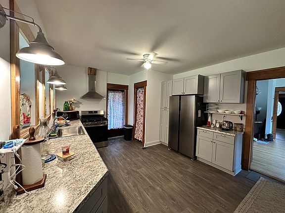 2nd image of 963 Pioneer Rd