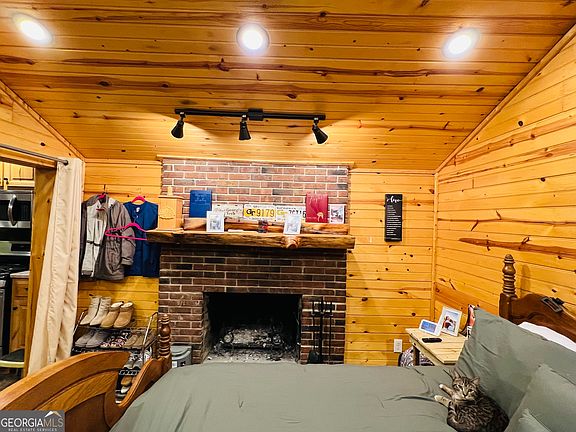 5th image of 722 Floyd Springs Rd NE