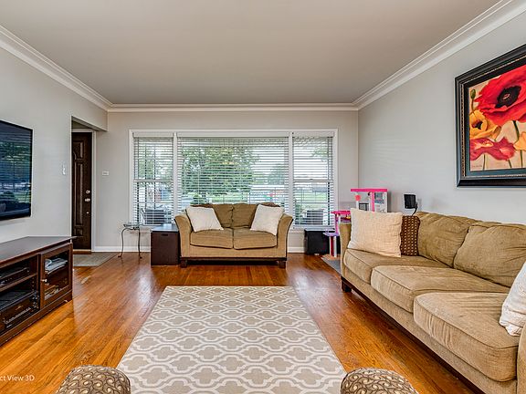 4th image of 11044 S Avenue H