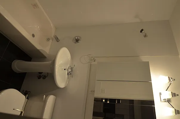 Rented by CITY SKYLINE REALTY INC | media 28