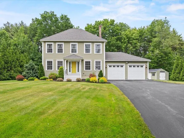 14 Crossing Brook Drive, Buxton, ME 04093