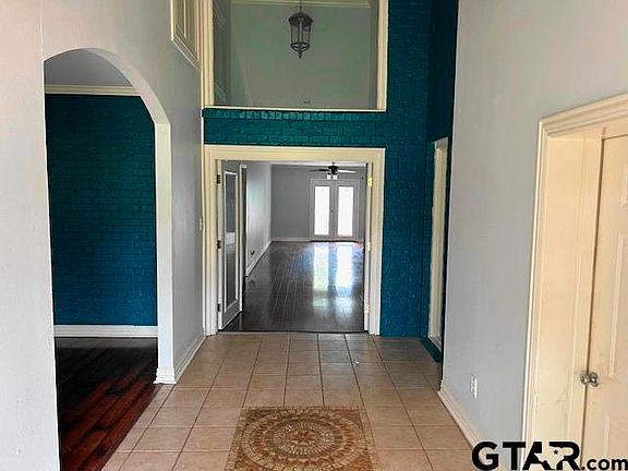 3rd image of 19703 Highland Pl