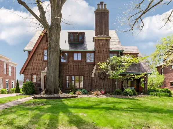 403 E Wabash Ave, Crawfordsville, IN 47933