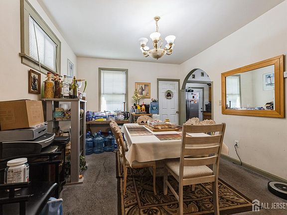 4th image of 122 Vermont Ave #124