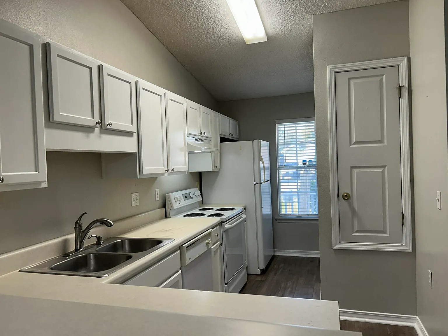 2 bed, 864 sqft, $1,450 — Photo 4