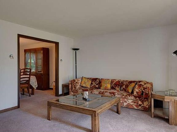 3rd image of 22 Scattertree Ln