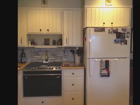 Modern eat in kitchen