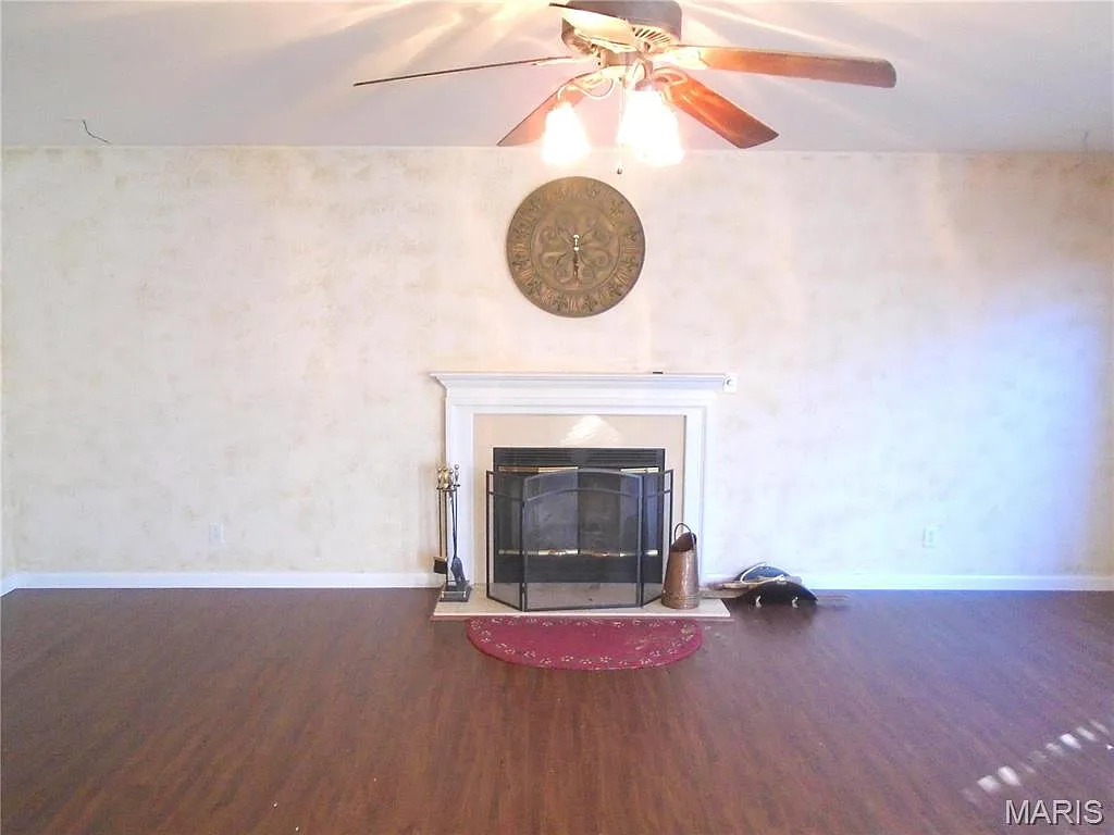 4 bed, 3.0 bath, 3264 sqft, $2,200 — Photo 3