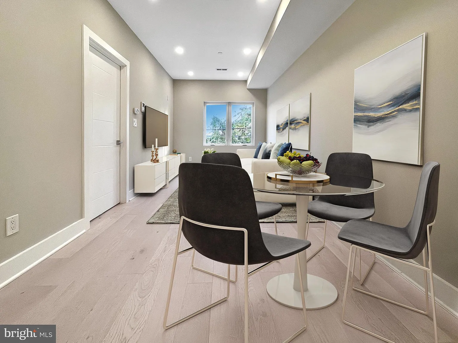 2 bed, 1000 sqft, $2,500 — Photo 1