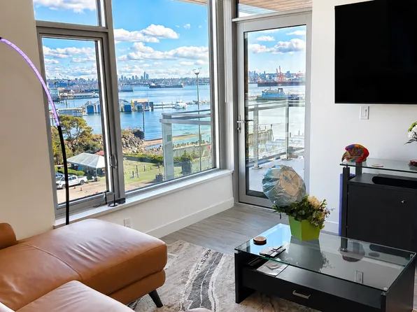755 Harbourside Dr, North Vancouver, BC V7P 3R7