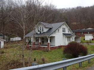 18 Steep Hill Rd, Paintsville, KY 41240