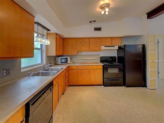 3rd image of 5512 Eggleston Ave