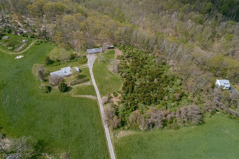 2nd image of 34 Fairmount Rd E
