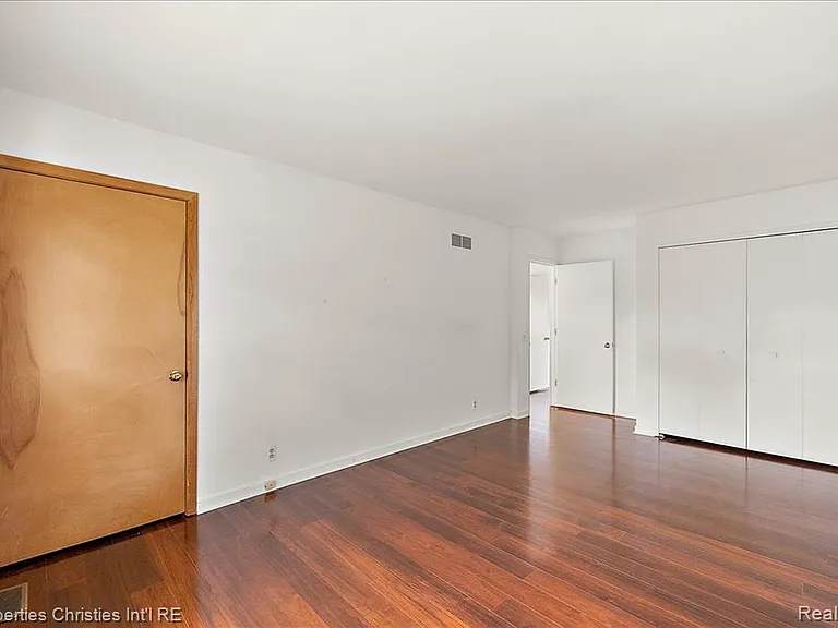 2635 Dorchester Rd — Photo 24