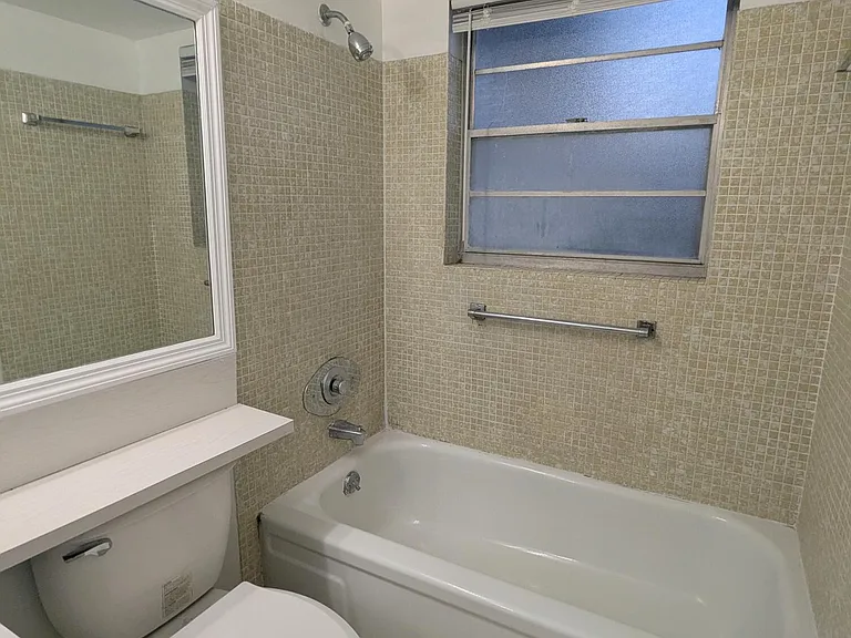 353 Sheffield St E #O — Photo 7