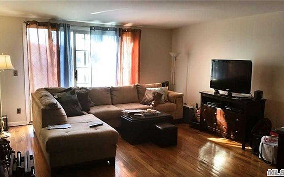 2nd image of 271A Bruckner Ave