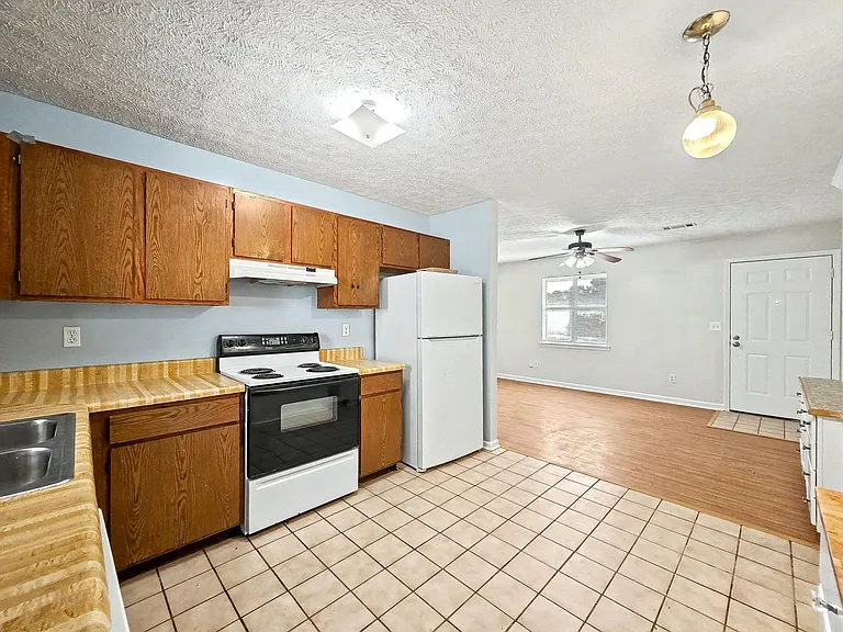 Tibbitts Drive Duplex — Photo 8