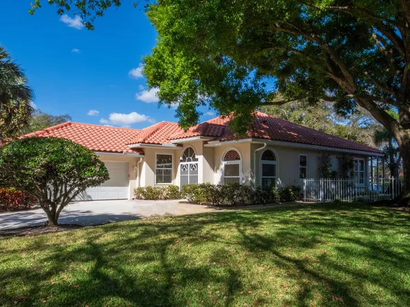 142 E Tall Oaks Circle, Palm Beach Gardens, FL 33410