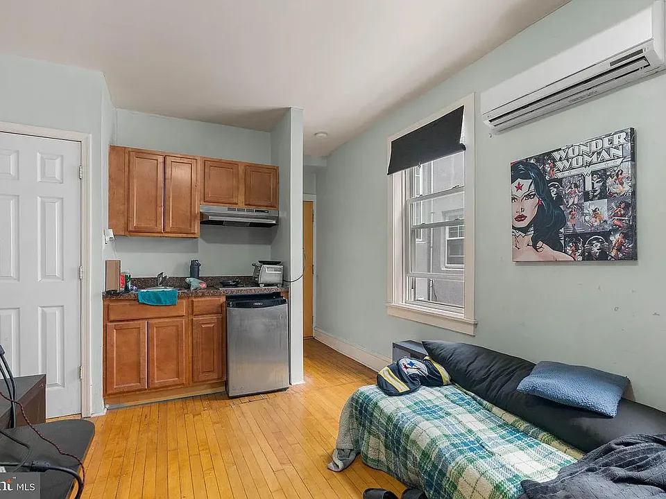 348 S 16th St #3R