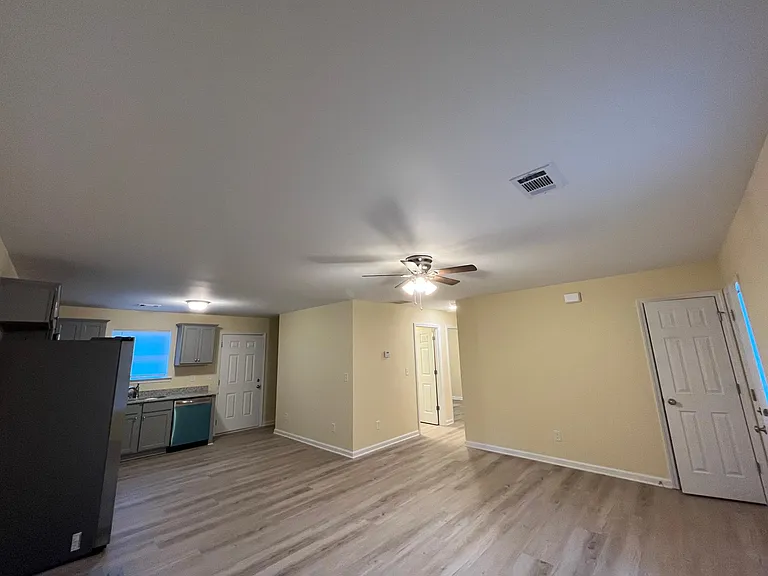 3625 Lester St — Photo 5