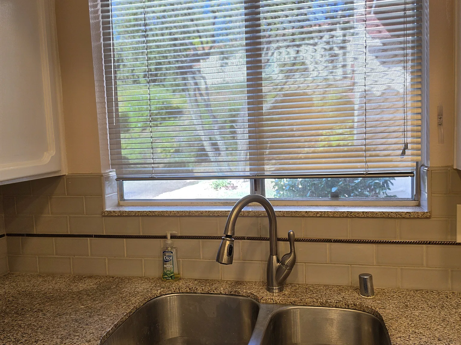 2 bed, 1358 sqft, $3,300 — Photo 4