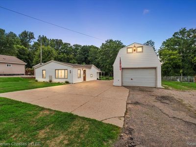 87 N Roslyn Rd, Waterford, MI, 48328