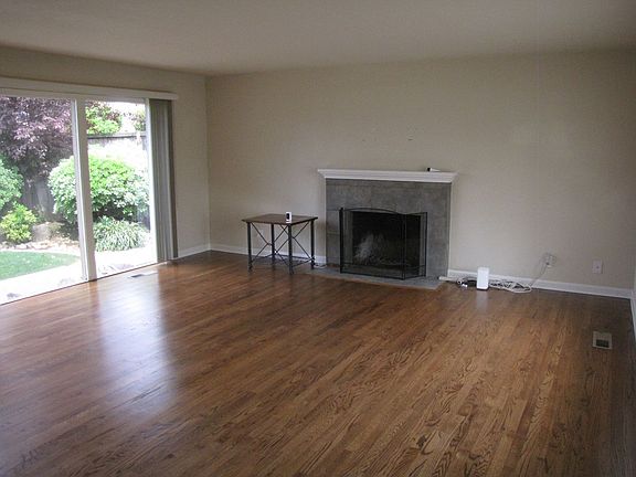 4th image of 1431 W Elm St