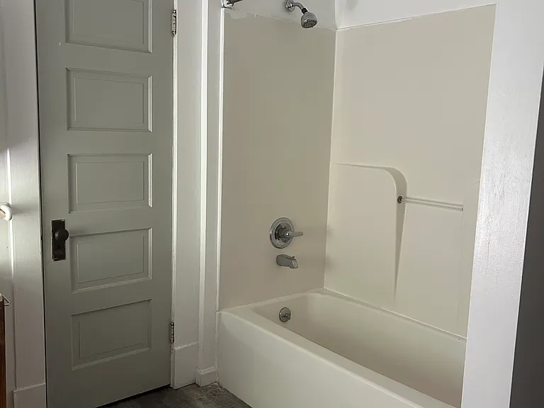 417 W Ferry St — Photo 12