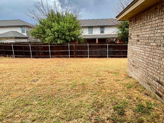 5th image of 4409 Abigail Dr APT A