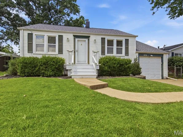 1367 Spellman Ave, Saint Louis, MO 63126