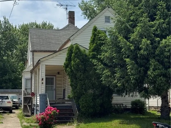 3454 Fulton Rd, Cleveland, OH 44109