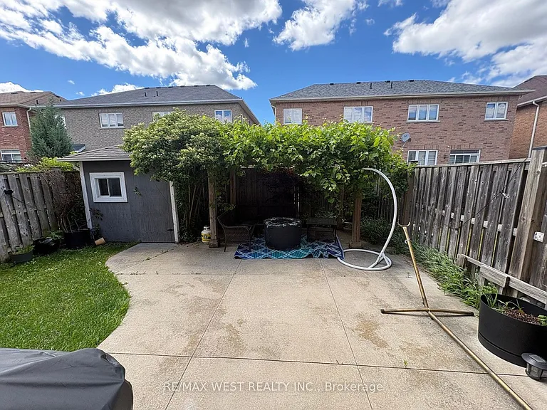 8 Callalily Rd — Photo 15